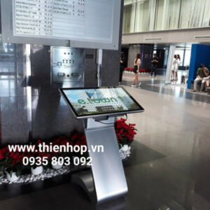 MÀN HÌNH CẢM ỨNG CHÂN QUỲ 32 INCH – ETOWN TOWER CỘNG HÒA